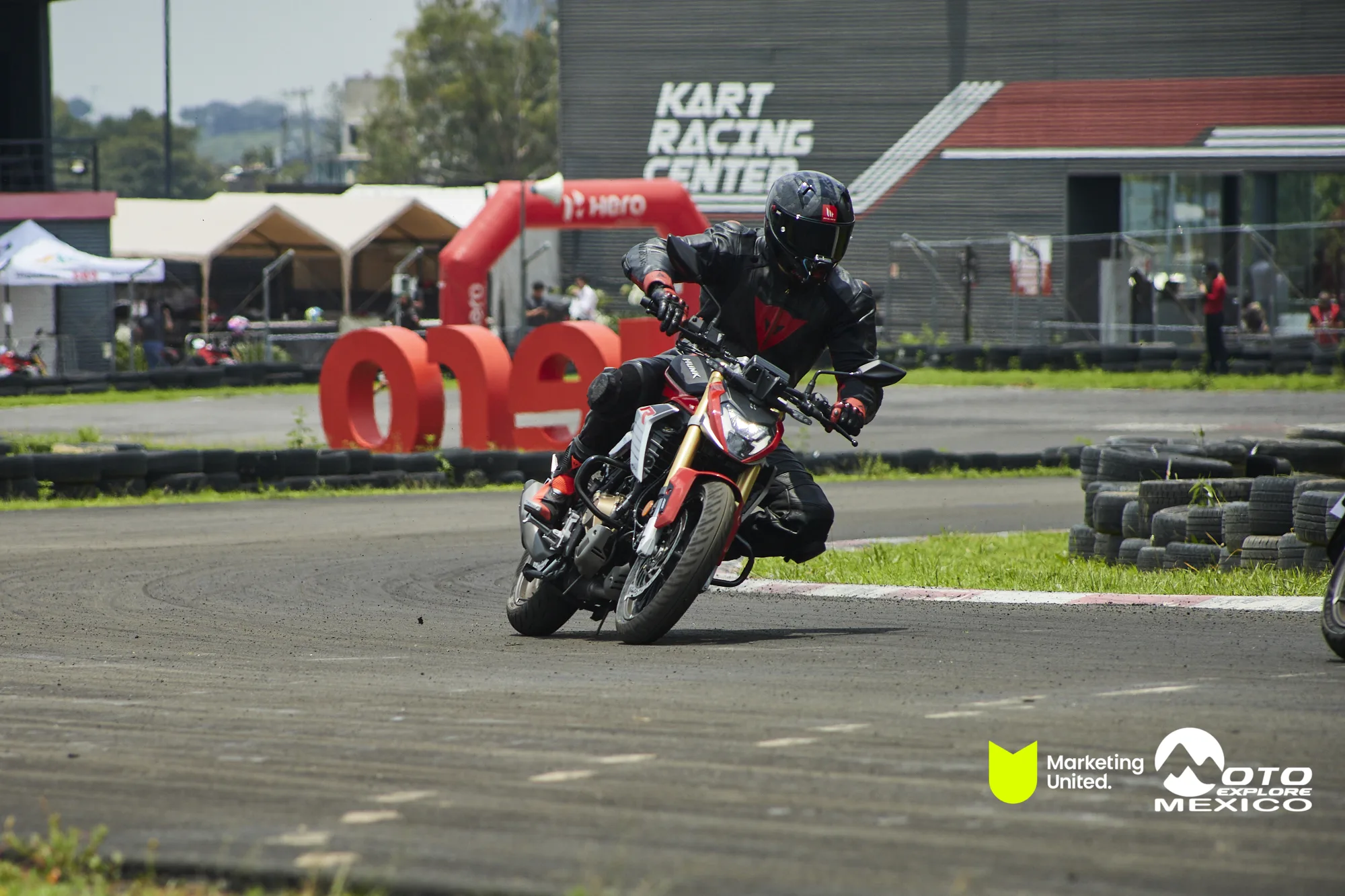 HUNK TRACKDAY 138